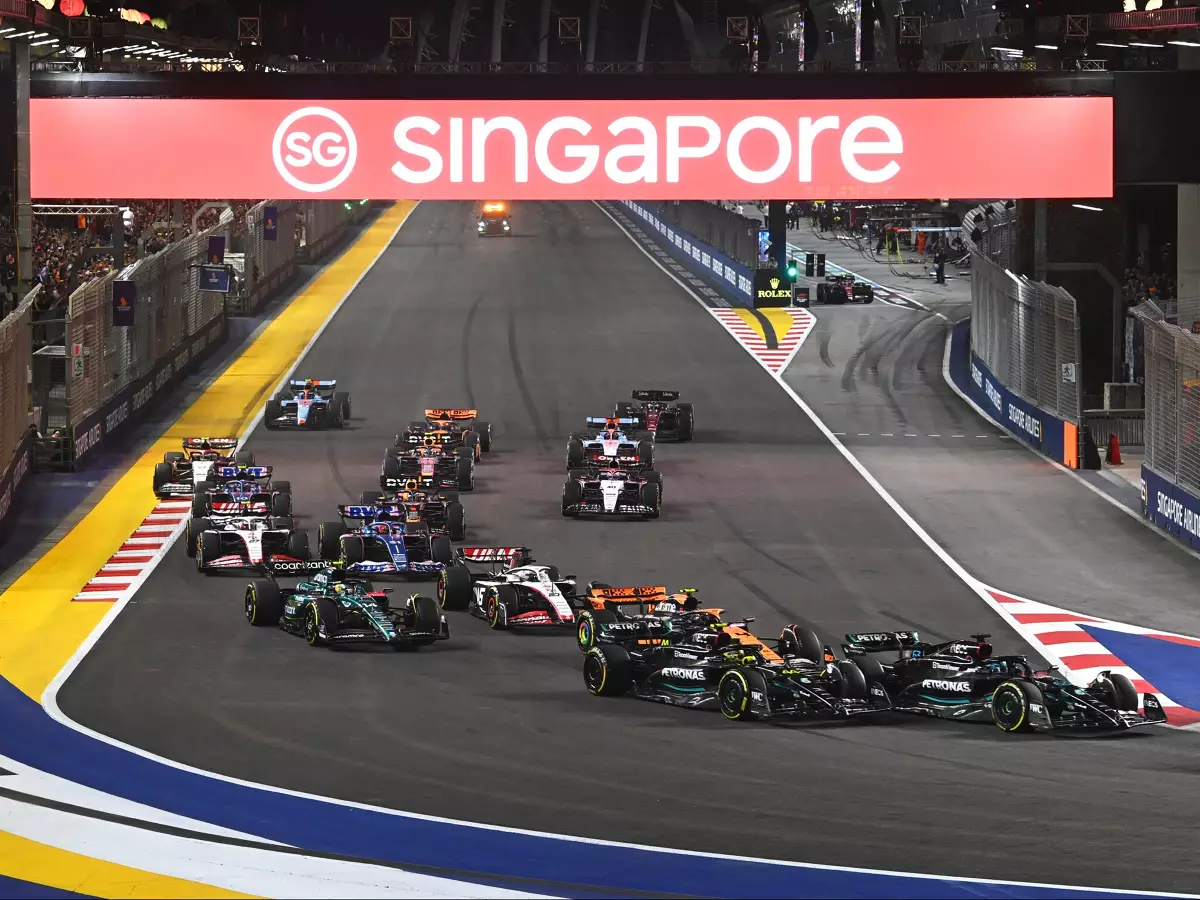 George Russell, Lewis Hamilton, Lando Norris, Kevin Magnussen Foto zur News: Ist Singapur noch das härteste Rennen im Formel-1-Kalender?