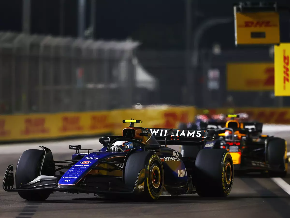 Franco Colapinto, Sergio Perez Foto zur News: Perez lobt Colapinto: "Hat keinen einzigen Fehler gemacht"
