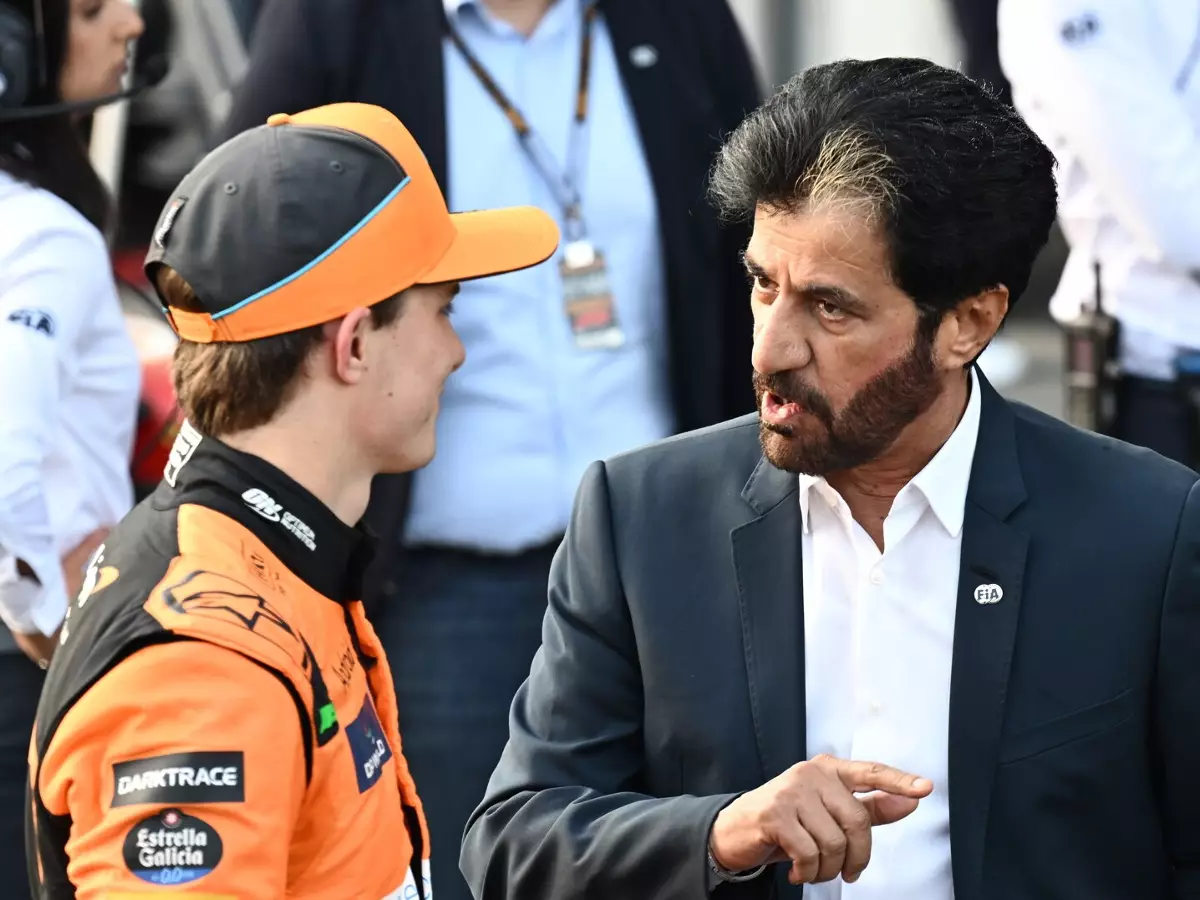 Oscar Piastri mit FIA-Präsident Mohammed bin Sulayem bei einem Formel-1-Rennen Foto zur News: FIA-Präsident bin Sulayem: "Bekommen niemals die Anerkennung"