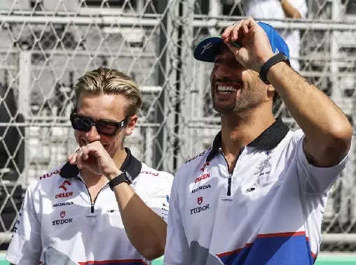 Liam Lawson und Daniel Ricciardo Foto zur News: "Back-up-Lösung für Sergio": Darum hielt Red Bull zunächst an Ricciardo fest