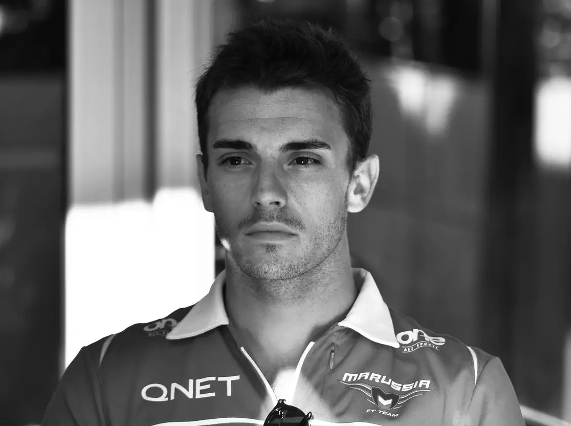Der 2015 verstorbene Formel-1-Fahrer Jules Bianchi in der Saison 2014 Foto zur News: 5. Oktober 2014: Der folgenschwere Unfall von Jules Bianchi