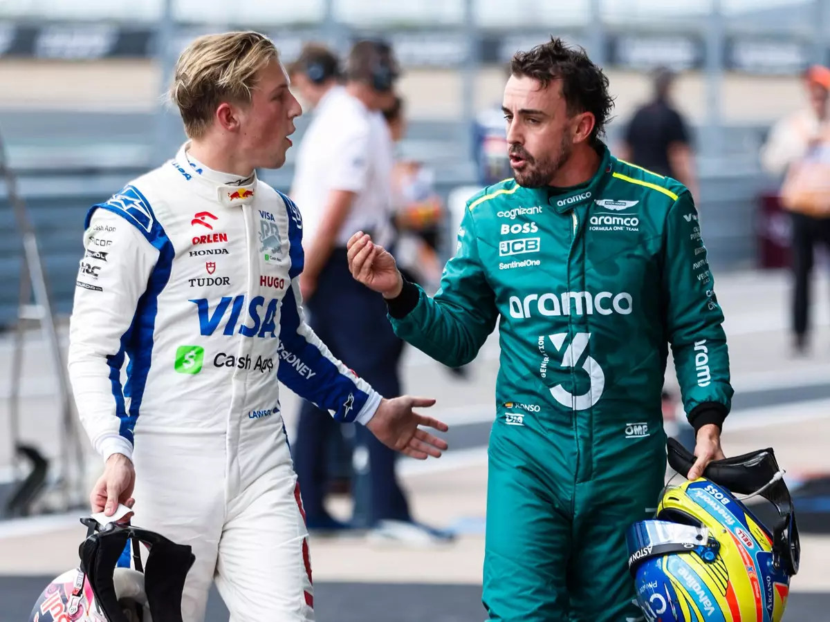 Foto zur News: Alonso knöpft sich Lawson vor: Altmeister will es Rookie "heimzahlen"