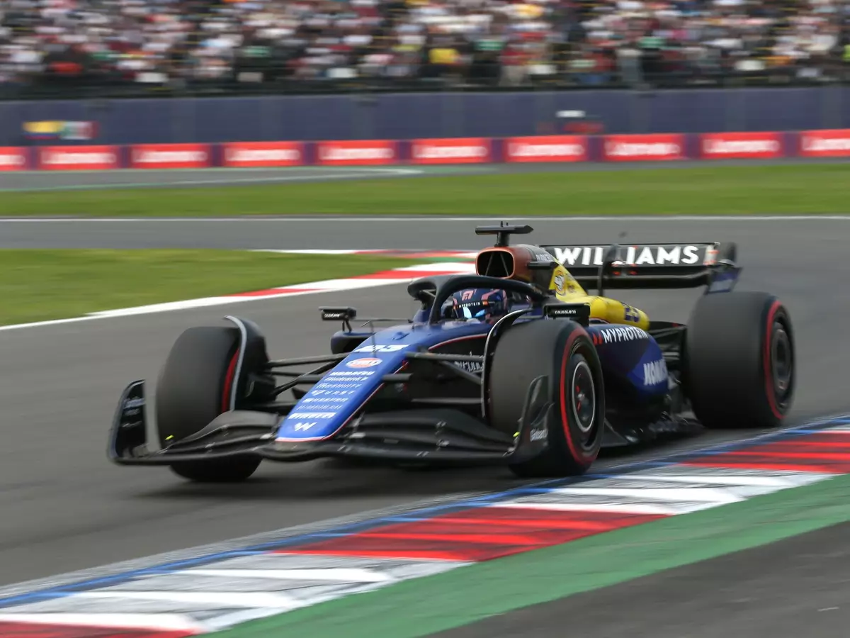 Alexander Albon Foto zur News: Williams: Albon meistert Quali trotz Trainingsrückstand, Colapinto hadert