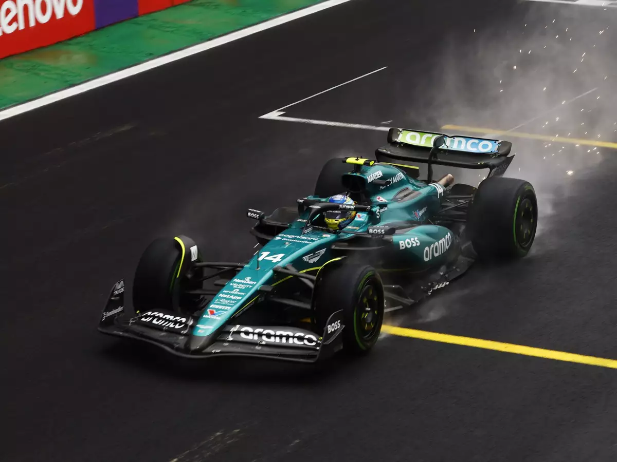 Fernando Alonso Foto zur News: Aston-Martin-Teamchef Krack gesteht: "Es war unsere härteste Saison"