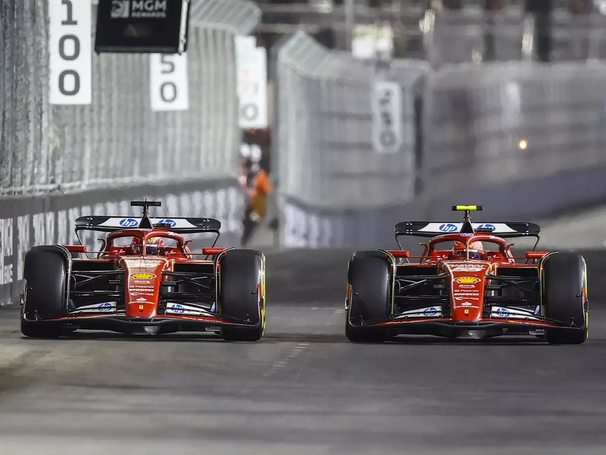 Sainz und Leclerc kämpften in Las Vegas um den letzten Podiumsplatz Foto zur News: Leclerc rastet am Funk komplett aus: "Nett zu sein, fickt mich jedes Mal!"
