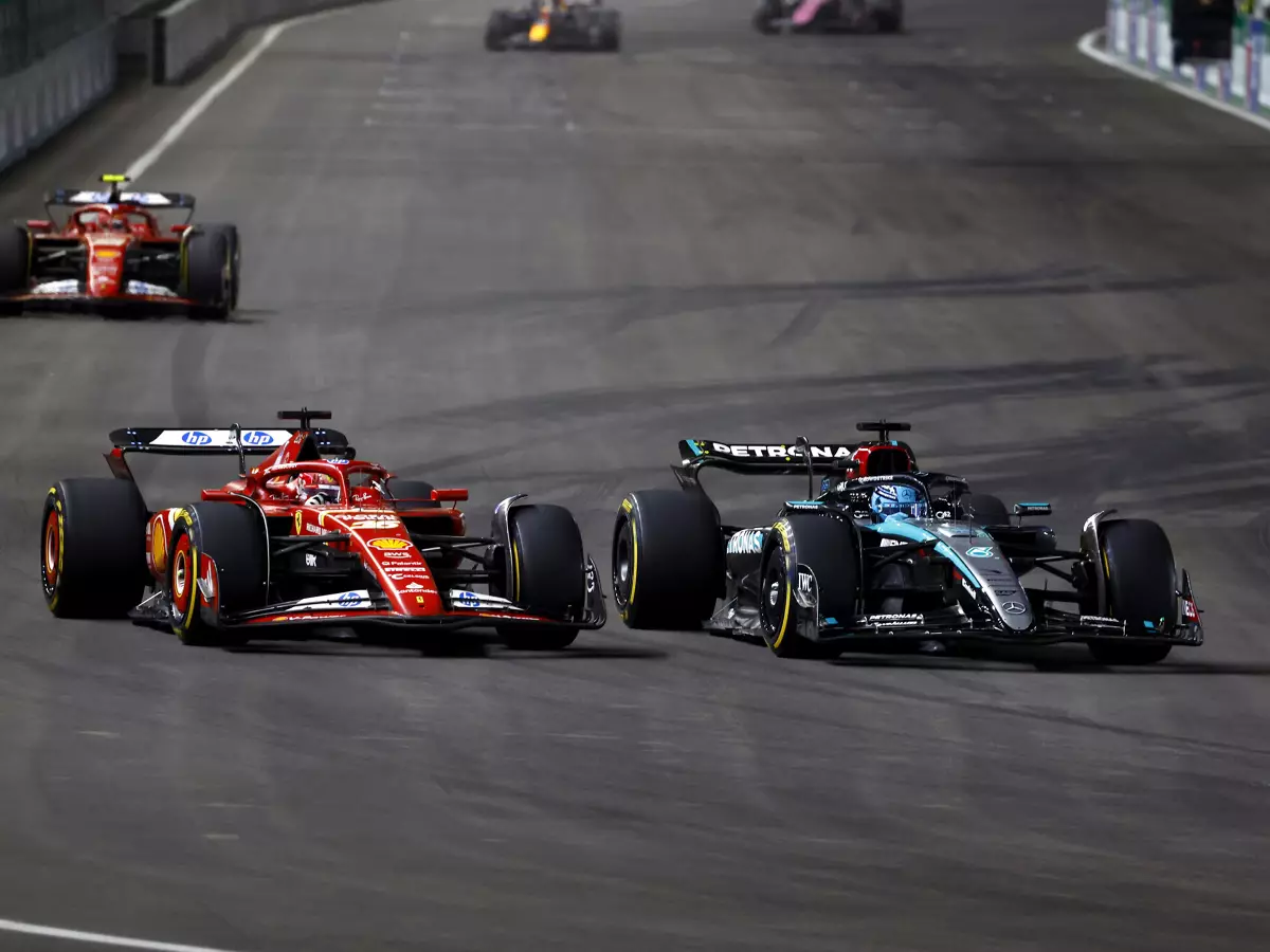 Charles Leclerc, George Russell Foto zur News: Leclerc: Vierter Platz nach "verrücktem" Graining ein gutes Ergebnis