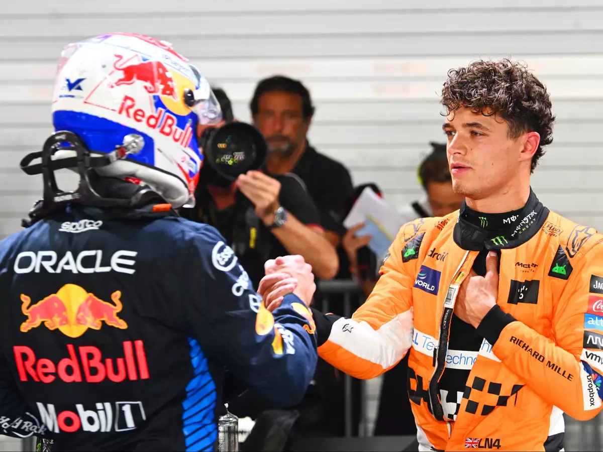 Max Verstappen und Lando Norris nach einem Formel-1-Rennen Foto zur News: Verstappen Weltmeister im McLaren? "Er sollte mit Comedy anfangen!"