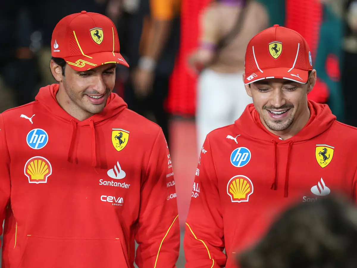 Carlos Sainz, Charles Leclerc Foto zur News: Sainz: Warum die Beziehung mit Leclerc nicht ganz wie "CarLando" ist!