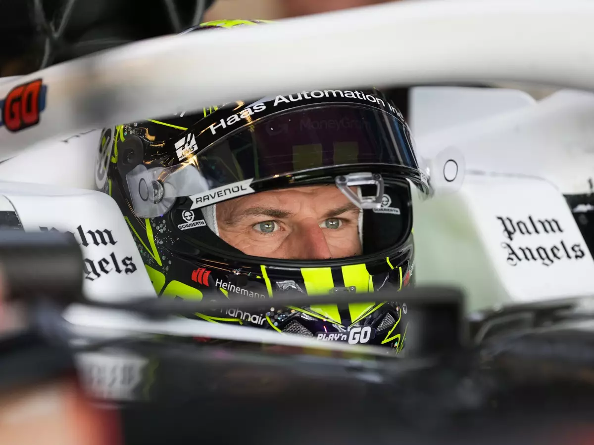 Volle Konzentration auf den letzten Tanz mit Haas in Abu Dhabi: Nico Hülkenberg Foto zur News: Hülkenberg überrascht als Dritter - und jagt "die Kirsche auf der Sahnetorte"