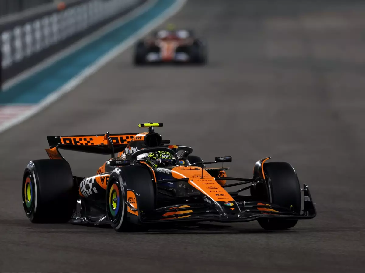 Lando Norris Foto für die News: Nach hartem Spiel: Norris gewinnt die Konstrukteursmeisterschaft für McLaren!