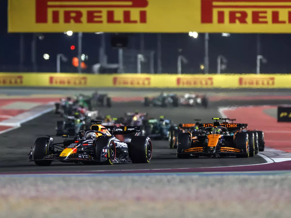 Max Verstappen, Lando Norris, George Russell Foto zur News: Christian Horner: "Nächstes Jahr wird es sehr eng zugehen"