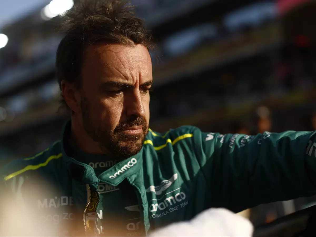 Fernando Alonso (Aston Martin) vor dem Formel-1-Rennen in Abu Dhabi 2024 Foto zur News: Alonso: "Musste immer mit stumpferen Waffen kämpfen als die anderen"