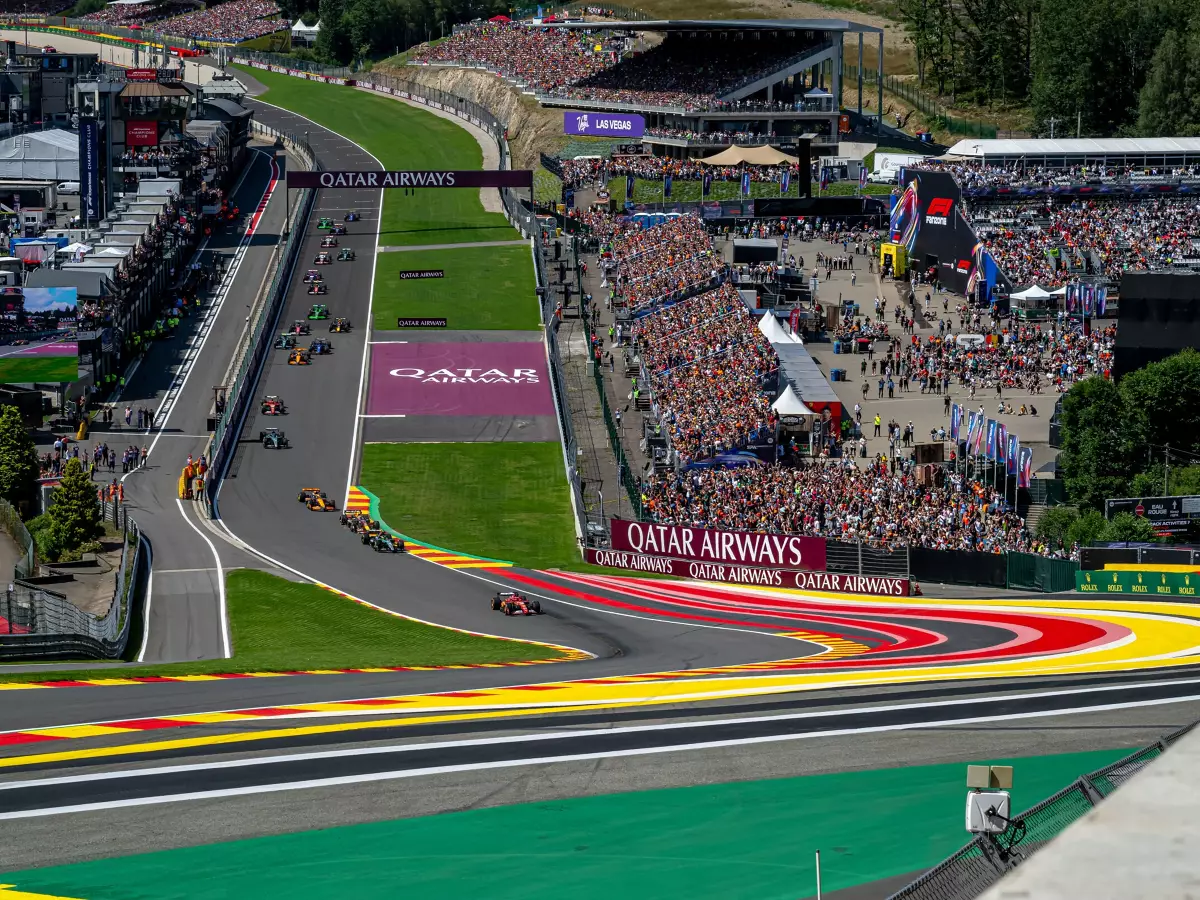Der Start zum Formel-1-Rennen in Spa (Belgien) 2024 Foto zur News: Neuer Vertrag: Spa bleibt im Formel-1-Kalender, allerdings mit Pausen