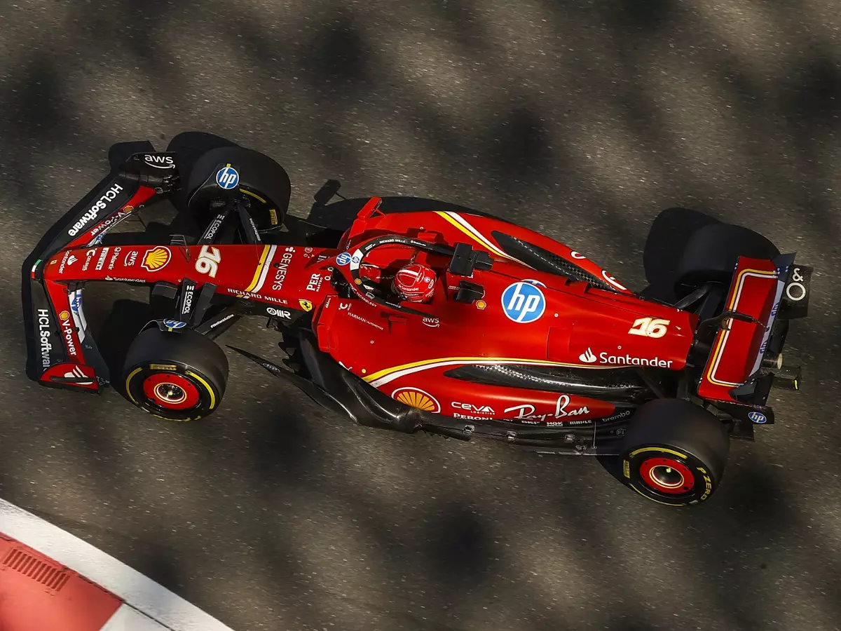 Charles Leclerc beim Formel-1-Test in Abu Dhabi Foto zur News: Ferrari denkt für 2025 um: Führen diese Änderungen zum WM-Titel?