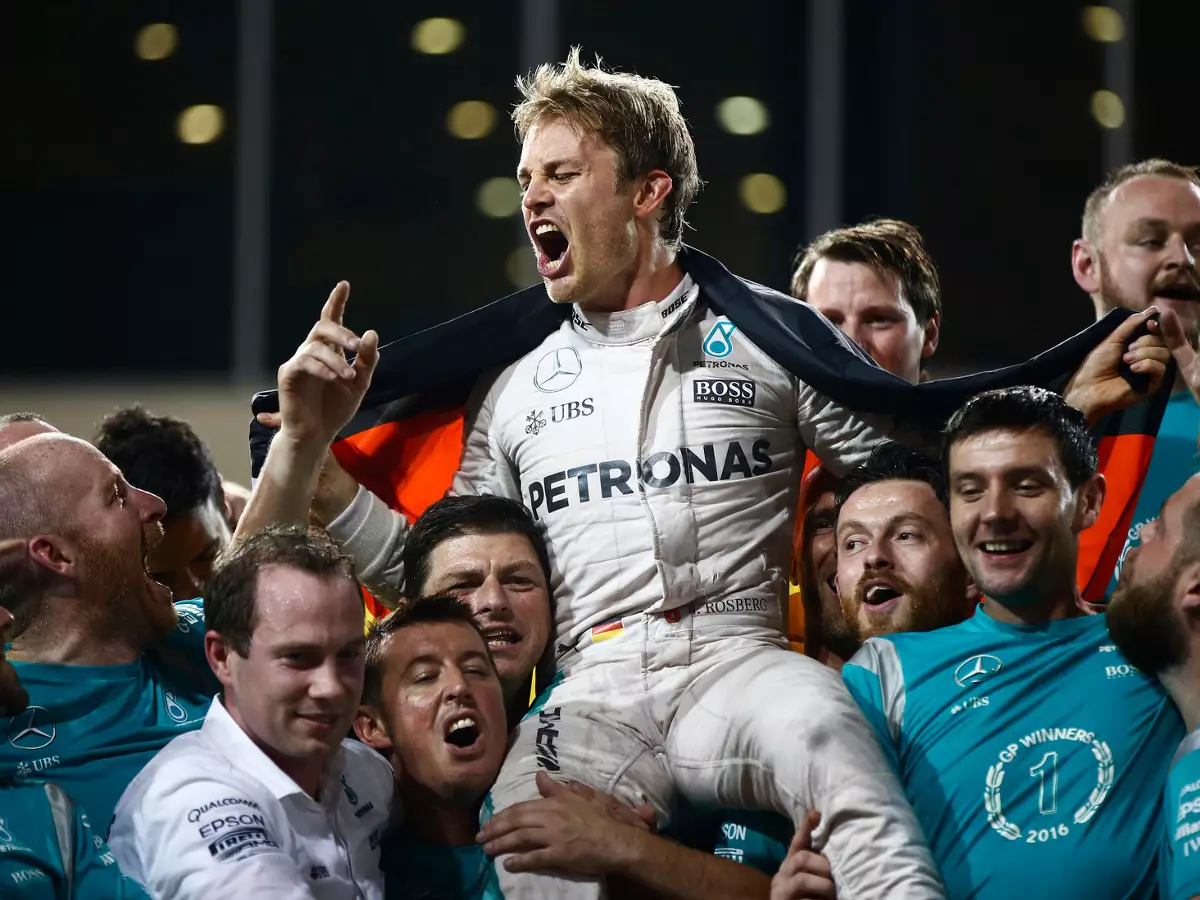 Nico Rosberg Foto zur News: Podium im letzten F1-Rennen: Selten eine Feelgood-Story ...