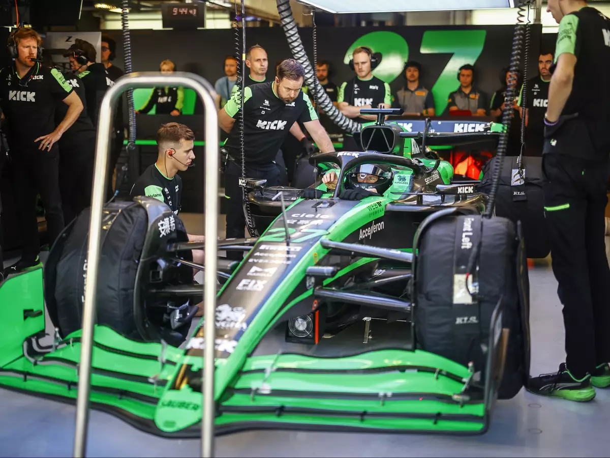 Nico Hülkenberg beim Formel-1-Test in Abu Dhabi 2024 Foto zur News: Audi: Wie Saubers neuer Standort das Formel-1-Team mehr wie Haas macht