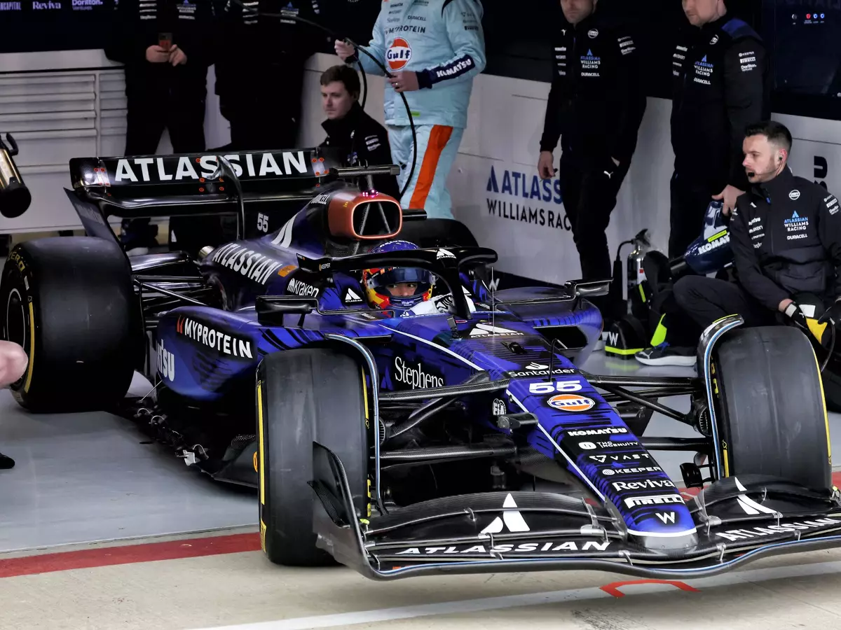Foto zur News: Alexander Albon: Sainz als Teamkollege bedeutet weniger Arbeit für mich