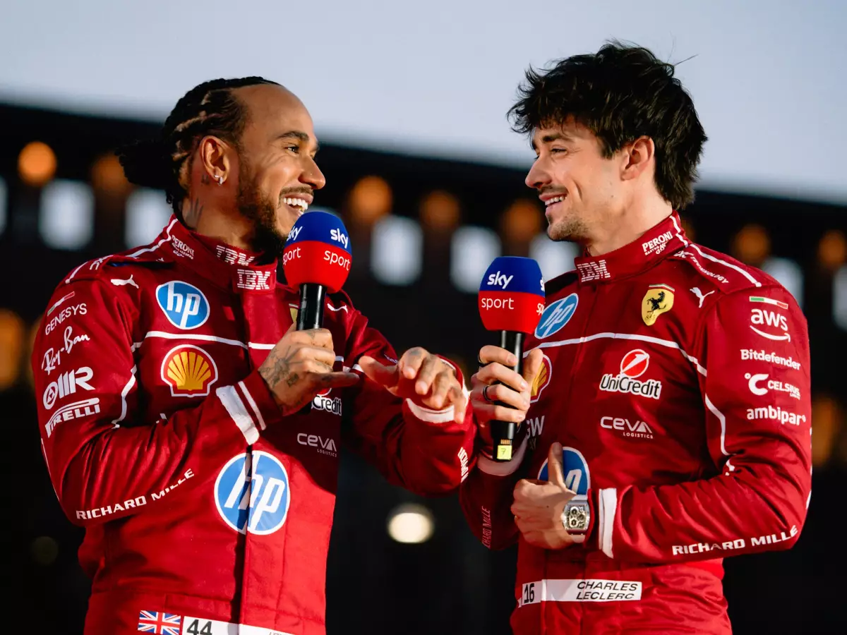 Foto zur News: Ferrari-Event in Mailand: Hamilton kündigt Kampf um WM-Titel an