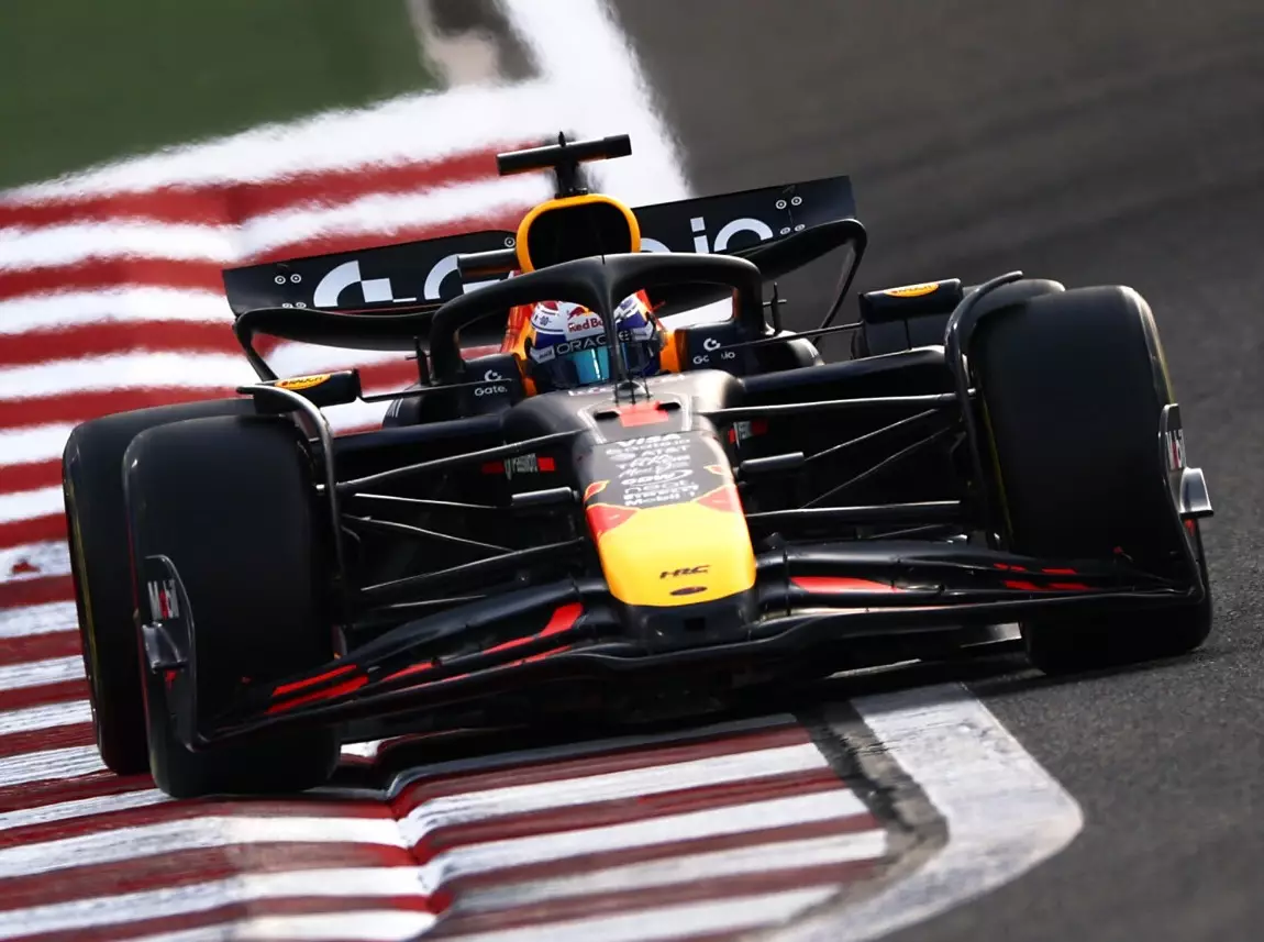 Max Verstappen beim Formel-1-Test in Bahrain 2025 Foto zur News: Verstappen: "Glaube nicht, dass wir in Melbourne um den Sieg kämpfen"