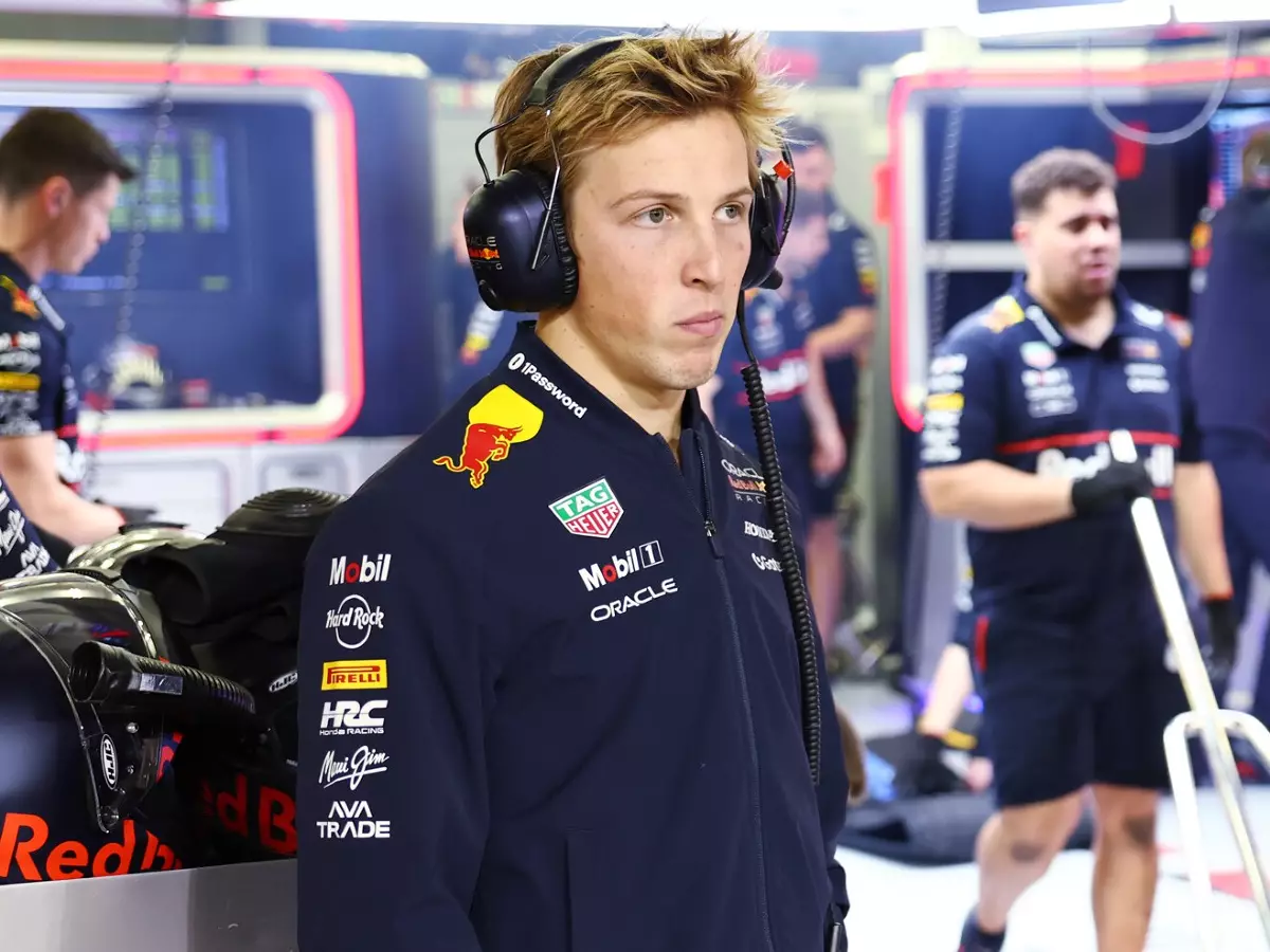 Foto zur News: Liam Lawson angezählt: "Was Zak Brown sagt, ist mir sowas von egal"