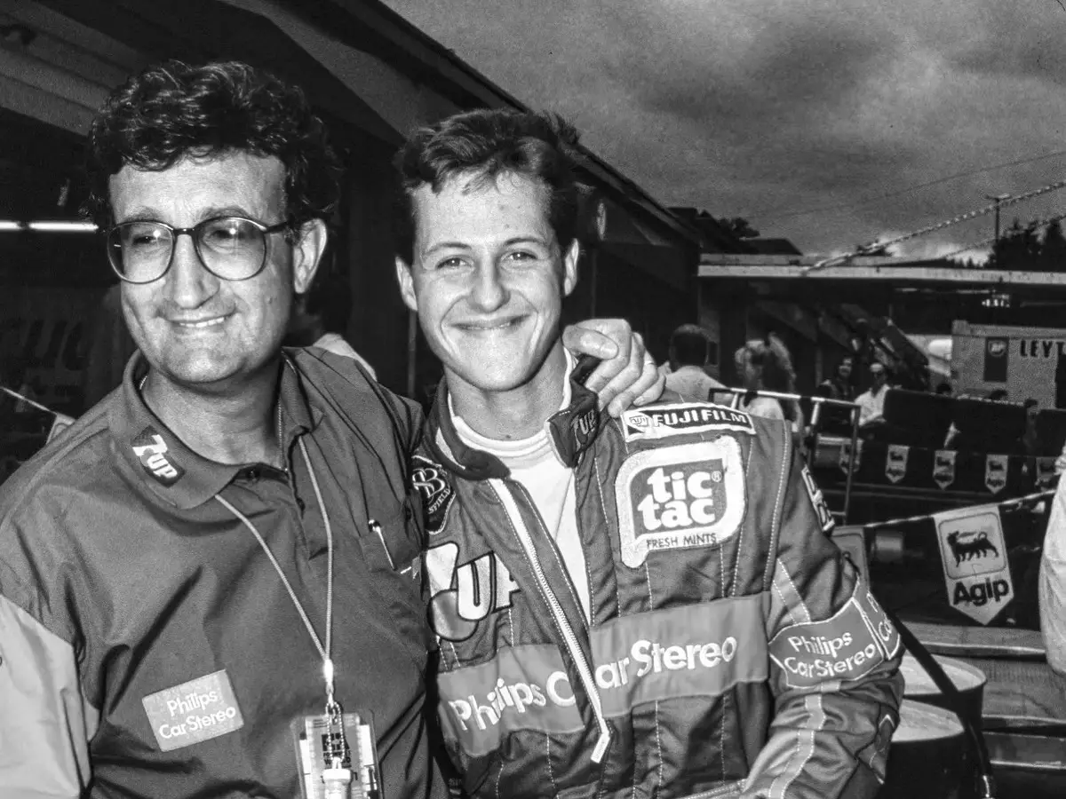 Eddie Jordan und Michael Schumacher Foto zur News: Porträt Eddie Jordan: Der große Querdenker der Formel 1