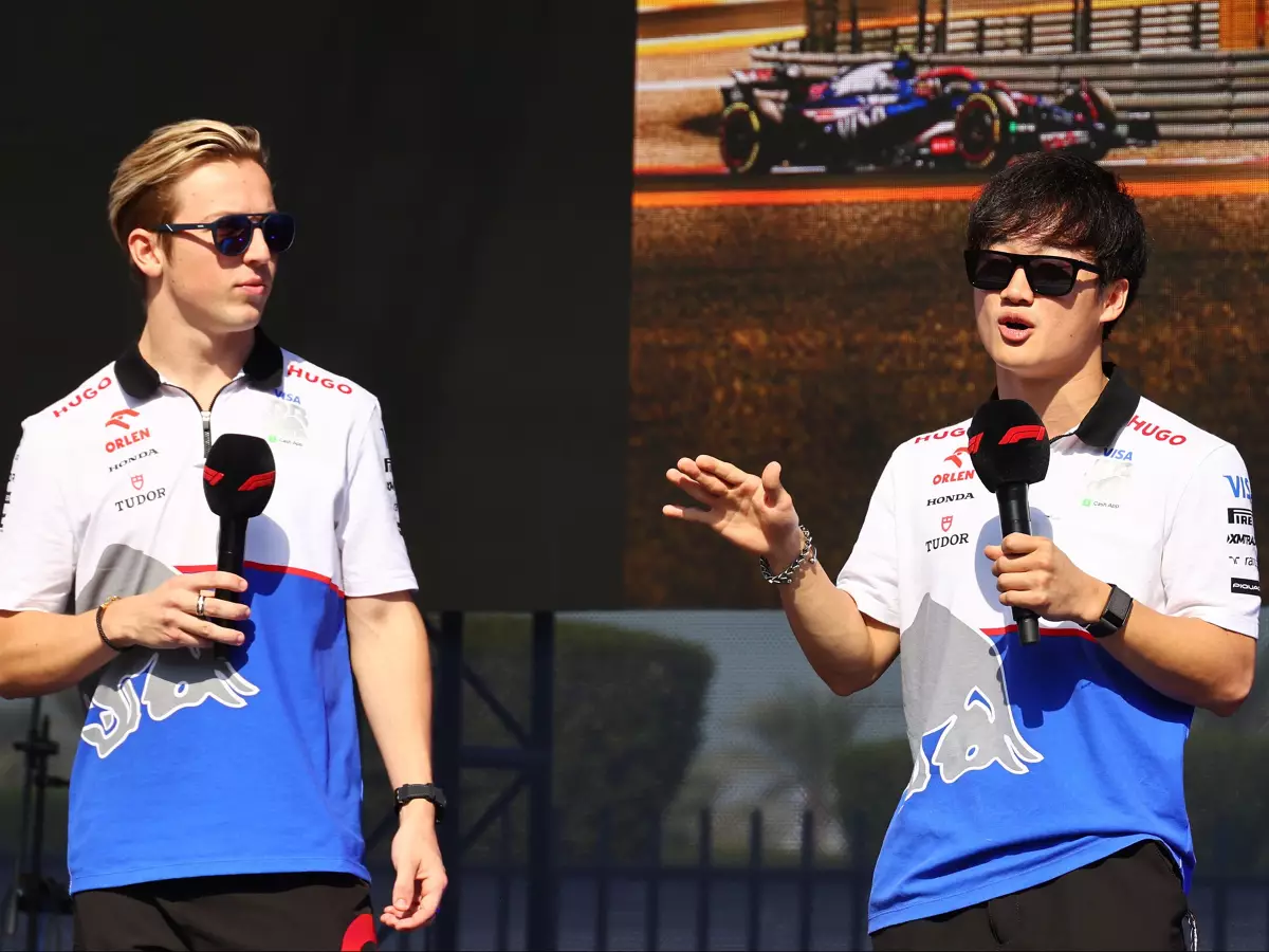 Liam Lawson und Yuki Tsunoda Foto zur News: Analyse: Fünf Gründe für Red Bulls Tausch von Lawson und Tsunoda