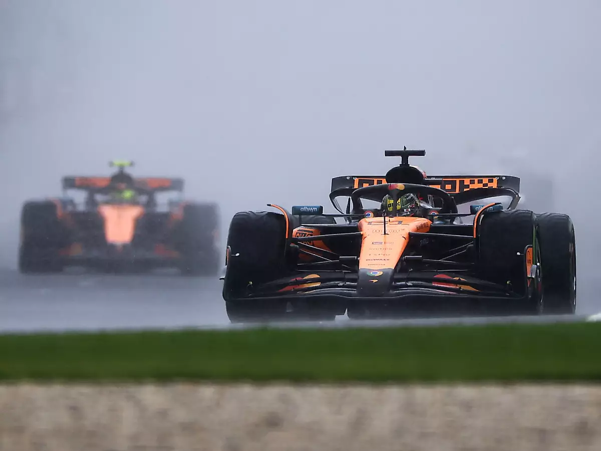 Oscar Piastri und sein McLaren-Teamkollege Lando Norris in der Saison 2025 Foto zur News: Franz Tost erklärt: Warum McLaren keine Nummer 1 festlegen kann