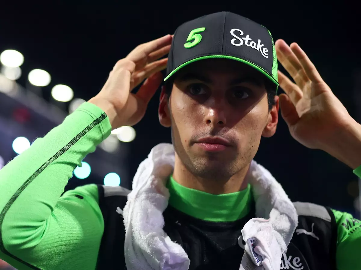 Formel-1-Neuling Gabriel Bortoleto in der Startaufstellung in Dschidda 2025 Foto zur News: Bortoleto versteht Fahrerkritik nicht: Miami ist "nicht schlecht"