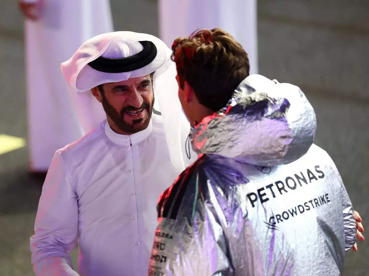 GPDA-Direktor George Russell und FIA-Chef Mohammed bin Sulayem: Einen Dialog soll es nicht gegeben haben Foto zur News: GPDA überrascht: Welche "konstruktive Dialoge" meint der FIA-Präsident?