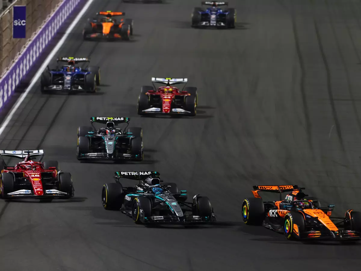 Oscar Piastri, George Russell, Charles Leclerc Foto zur News: Russell: Mercedes ist Zweiter in der WM, aber nicht das zweitschnellste Team