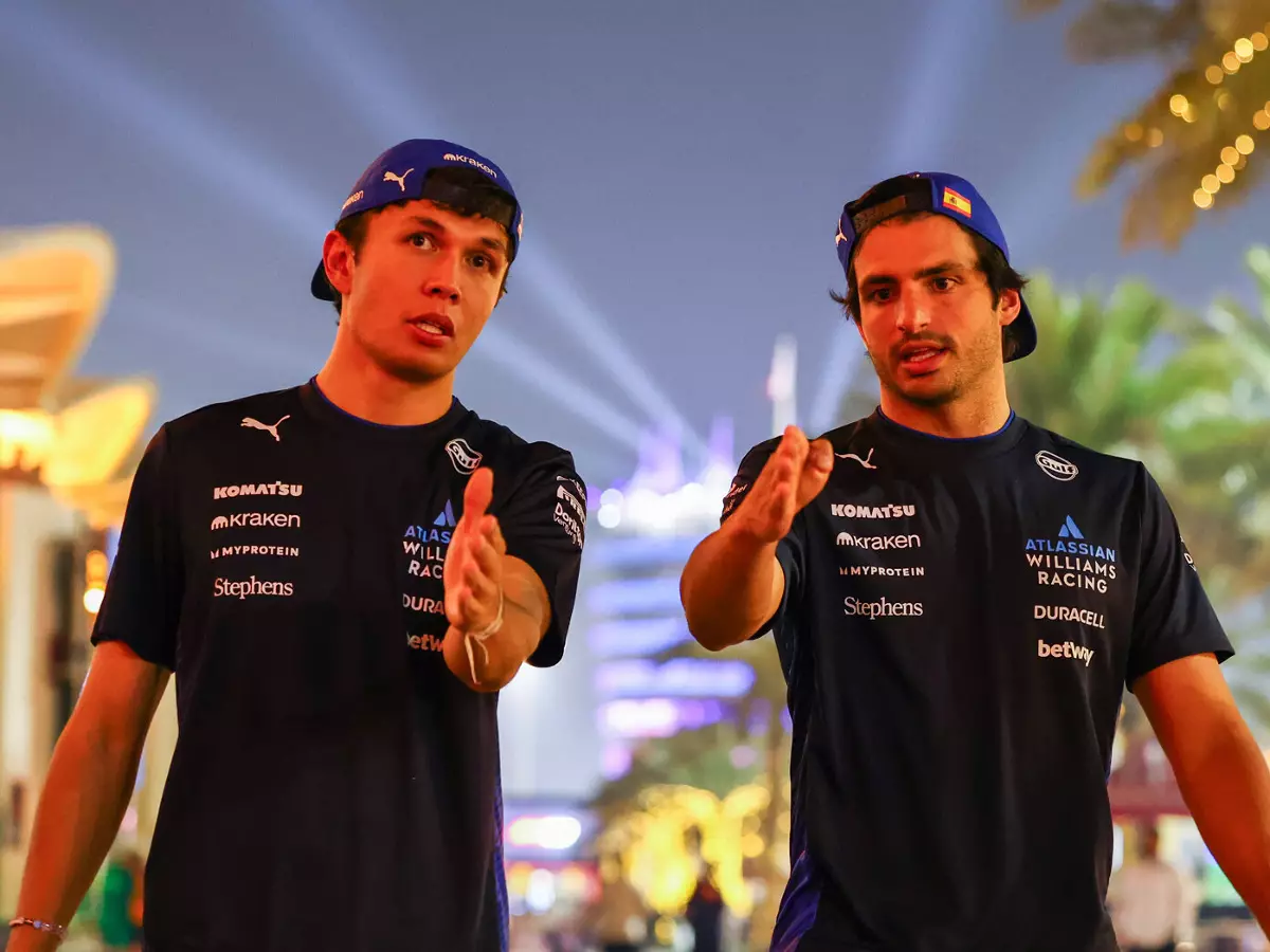 Foto zur News: Albon: Zusammenarbeit mit Sainz hebt Niveau im ganzen Team