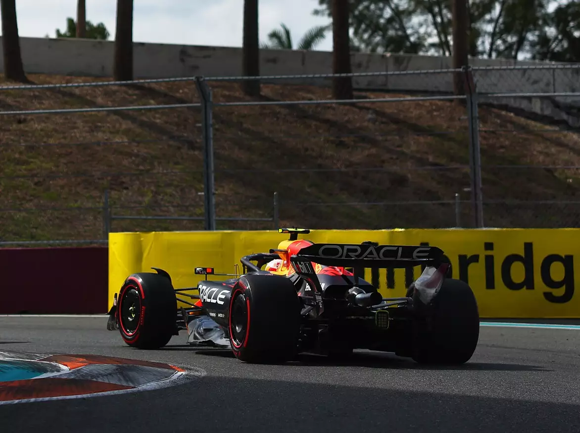 Foto zur News: Christian Horner: In Q3 überfährt Yuki Tsunoda den Red Bull