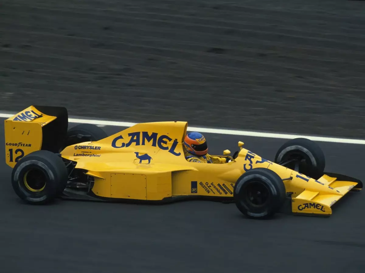 Martin Donnelly Foto zur News: Schlimmer Crash im Camel-Lotus: Brad Pitt ist Martin Donnelly im "F1"-Film