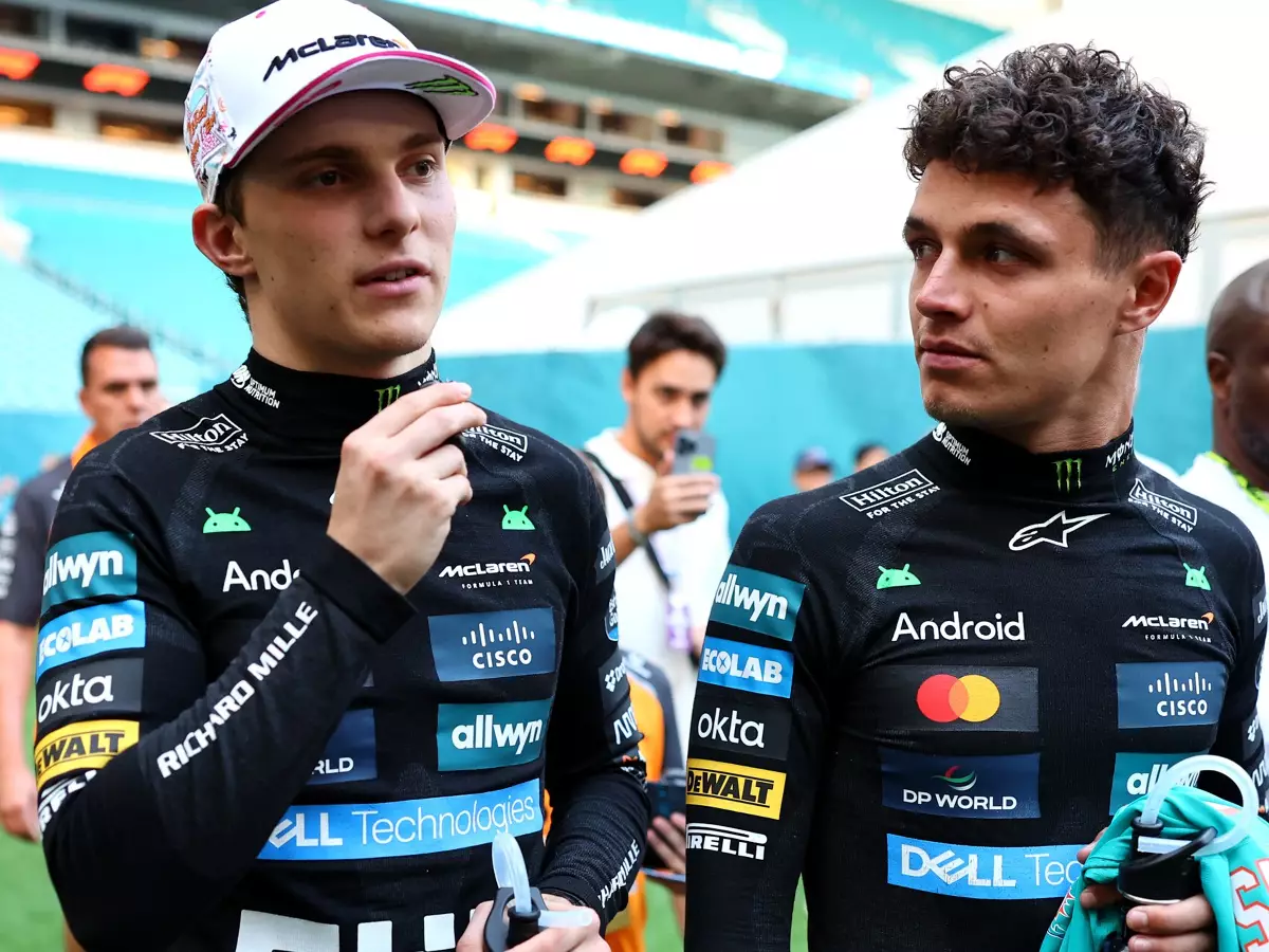 Oscar Piastri, Lando Norris Foto zur News: WM-Leader Piastri: McLaren will "Krieg der Sterne" von 2007 nicht wiederholen