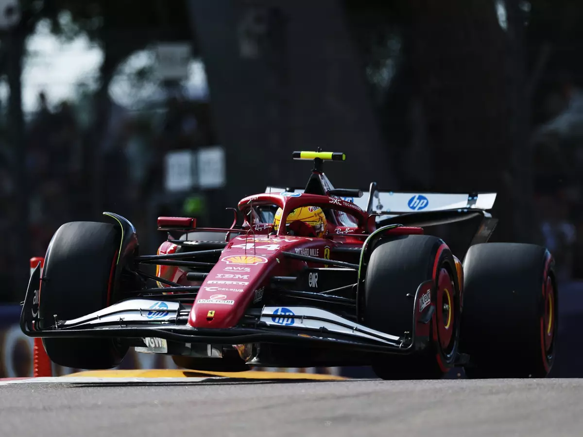 Foto zur News: Ferrari-Heimspiel geht in die Hose: Hamilton "am Boden zerstört"