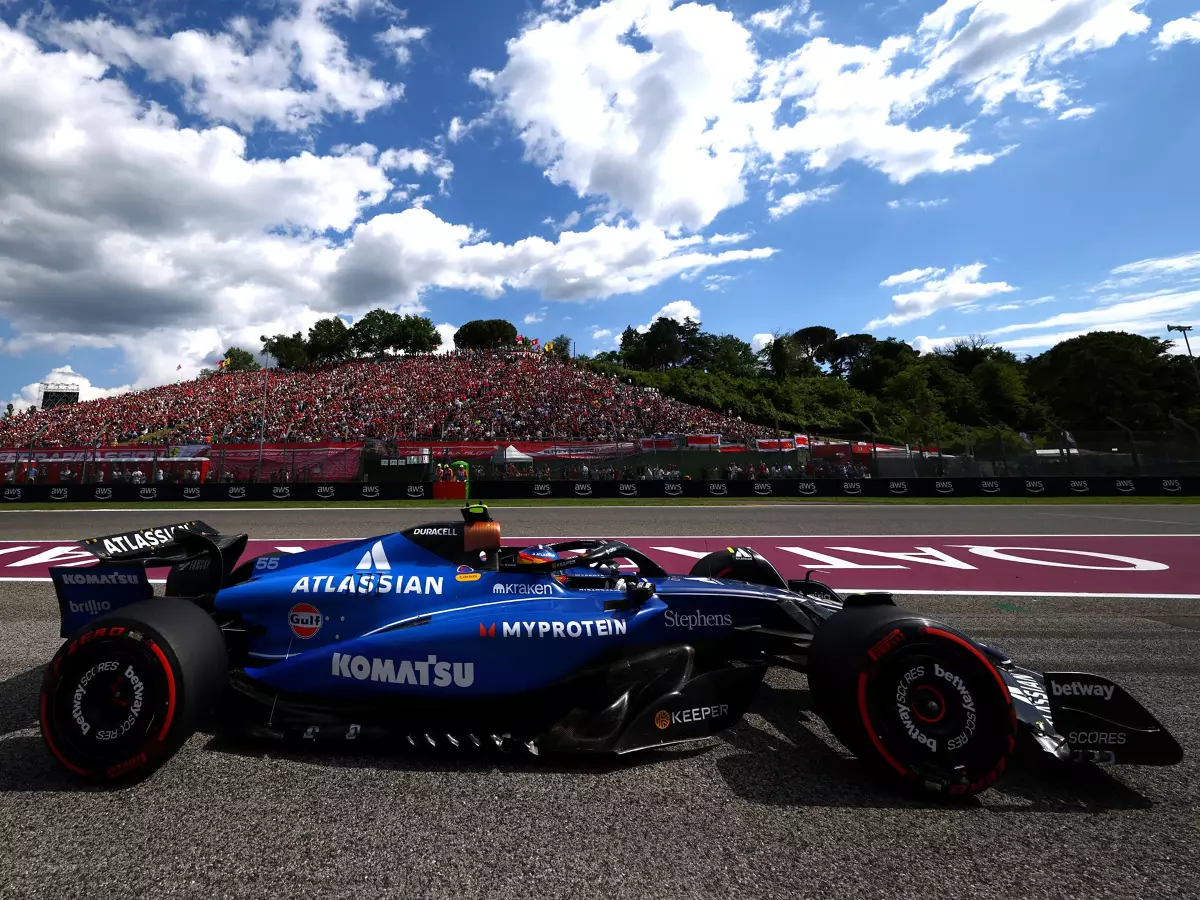 Foto zur News: Schnellster in Q2 #AND# Ferrari geschlagen: Das sagt Carlos Sainz nach der Quali