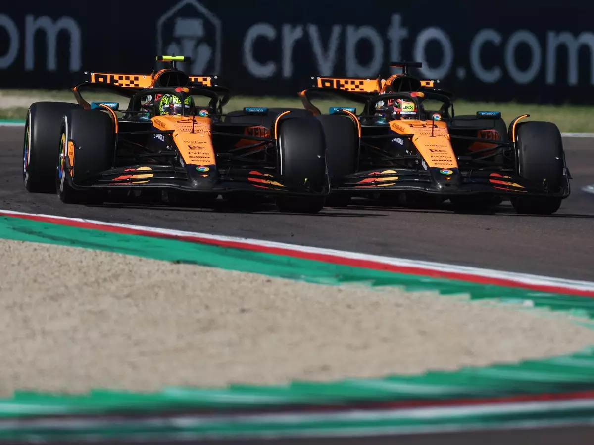 Lando Norris, Oscar Piastri Foto zur News: Stallorder-Boxenfunk vergessen: Leidet Lando Norris an Amnesie?