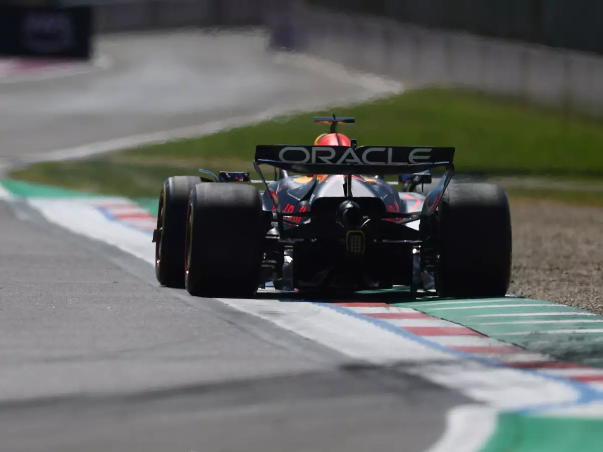 Foto zur News: Verstappen glaubt: Starke Imola-Pace könnte streckenspezifisch gewesen sein