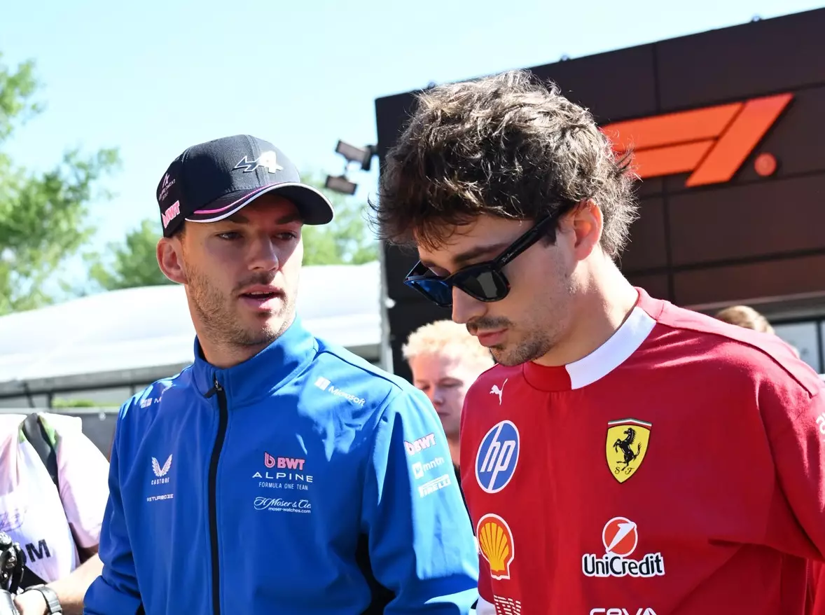 Foto zur News: Freundschaft zwischen Leclerc #AND# Gasly leidet unter Imola-Vorfall nicht