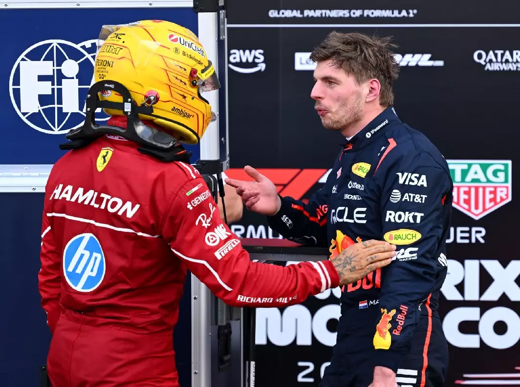Lewis Hamilton (Ferrari) und Max Verstappen (Red Bull) beim Formel-1-Rennen in Monaco 2025 Foto zur News: Trotz Schuldfreispruch von Verstappen: Strafe für Lewis Hamilton
