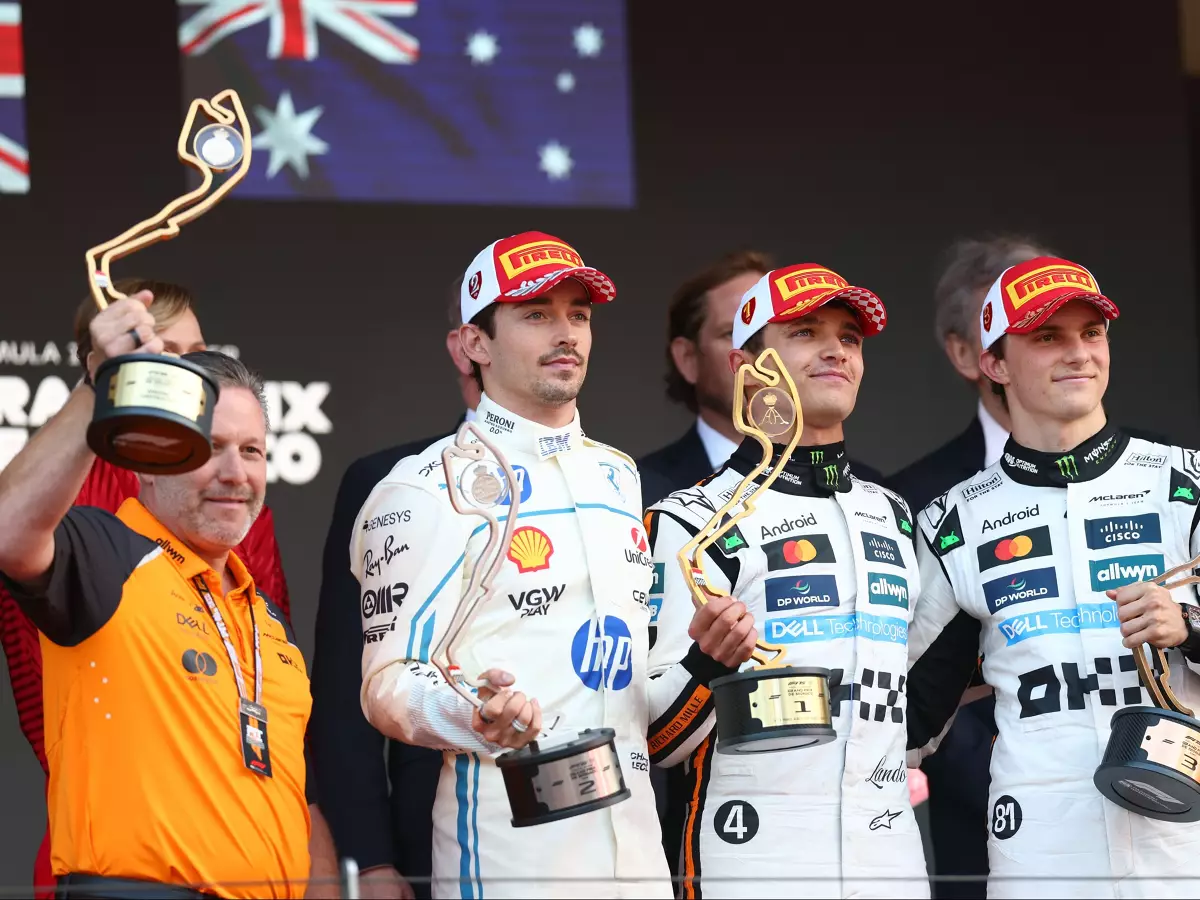 Lando Norris, Charles Leclerc, Oscar Piastri, Zak Brown Foto zur News: Irres Taktik-Roulette in Monaco: Norris gewinnt trotz Verstappen-Poker!
