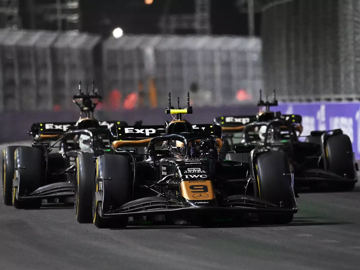 Für Luca di Montezemolo wäre es der große Traum: Ein Team mit drei Autos ... Foto zur News: Wolff zu DRS-Ungenauigkeit im "F1"-Film: "Wenn das das einzige Manko ist ..."