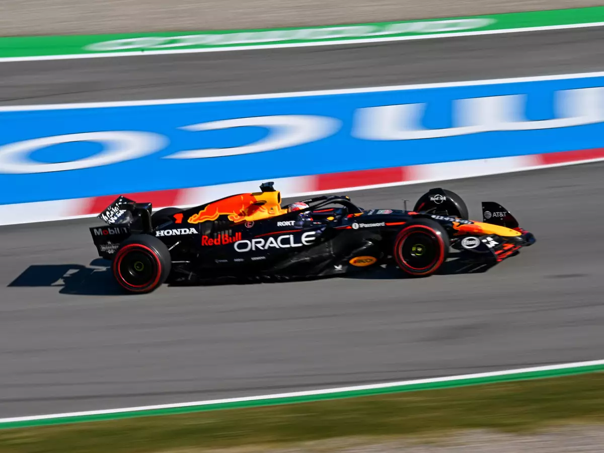 Max Verstappen Foto zur News: Realität statt Aufbruch: Red Bull scheitert in Spanien am Soft-Reifen