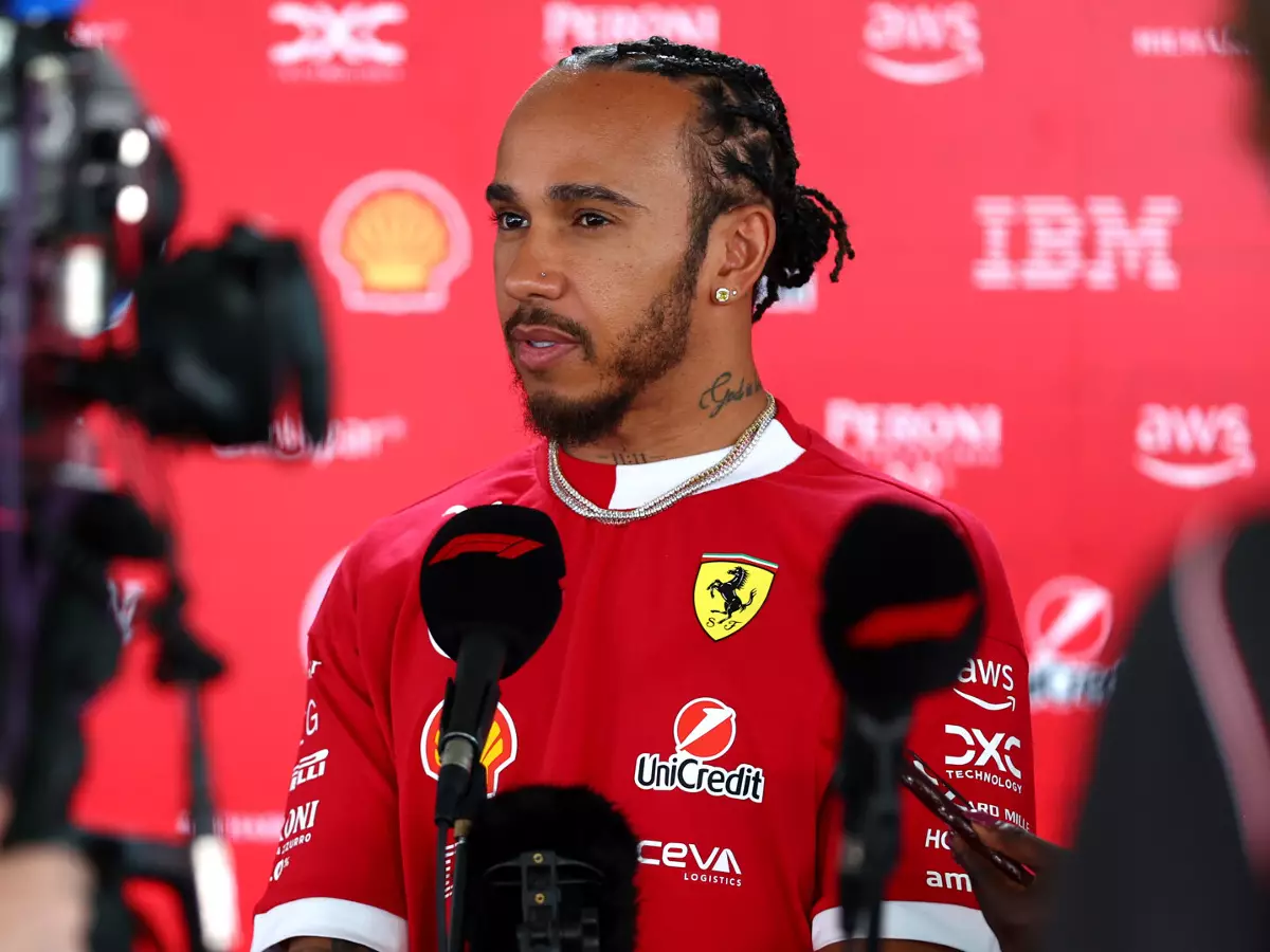 Lewis Hamilton Foto zur News: "Was für eine Geldverschwendung" - Hamilton kritisiert Frontflügel-Regel