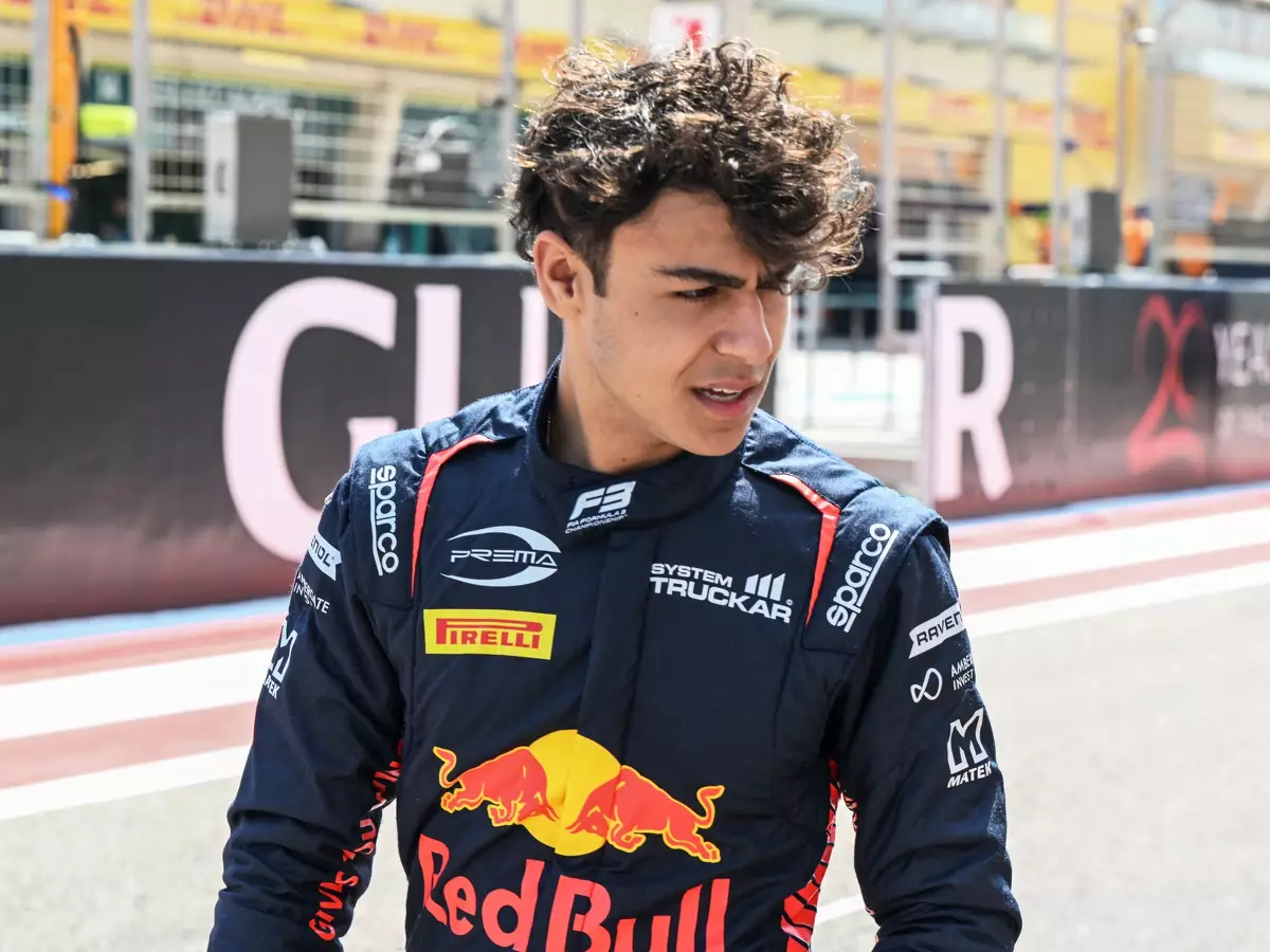 Arvid Lindblad Foto zur News: Red Bull hält sich alle Optionen offen: Superlizenz für Arvid Lindblad beantragt