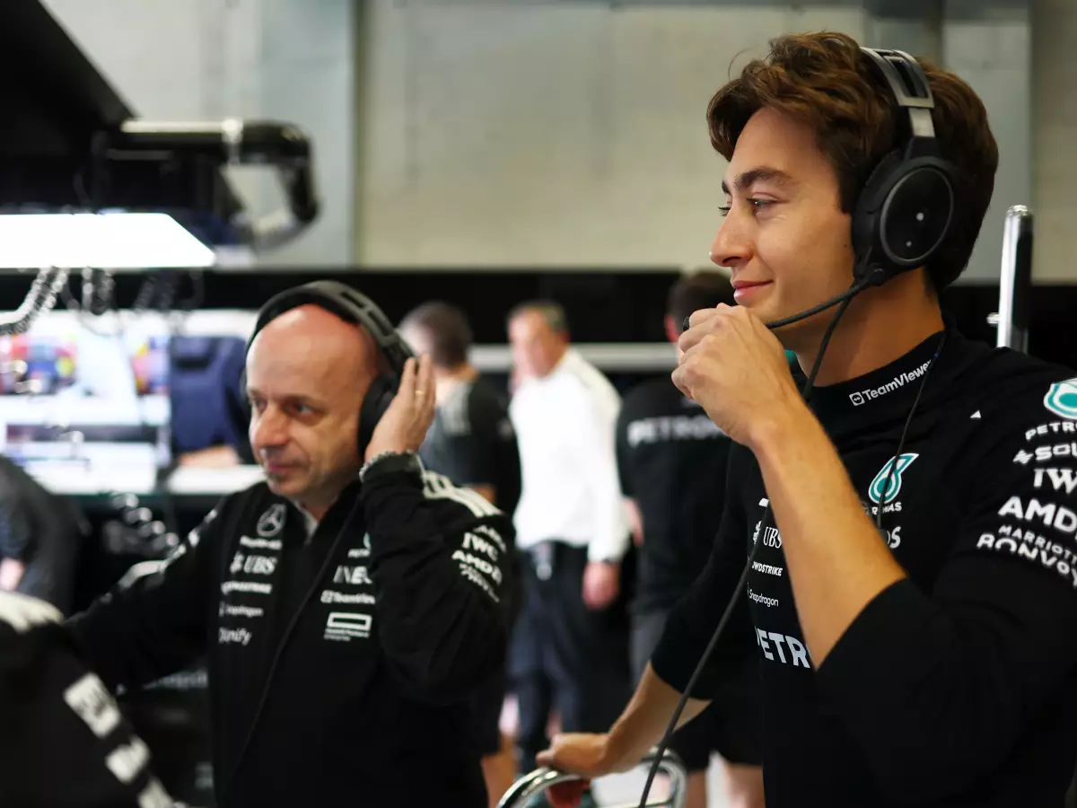 Simone Resta und George Russell Foto zur News: Simone Resta #AND# James Allison: Zwei Ex-Ferrari-Männer führen jetzt Mercedes