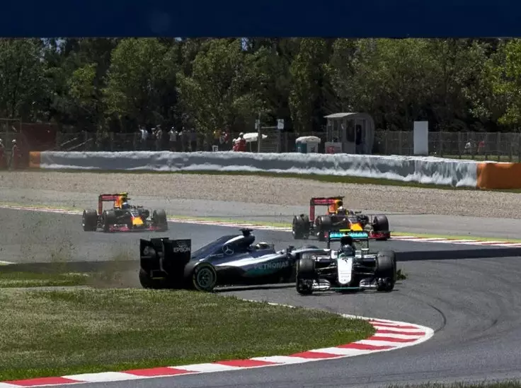 Foto zur News: Rosberg über Hamilton-Crash: "Lewis ist voll drauf geblieben - unglaublich"