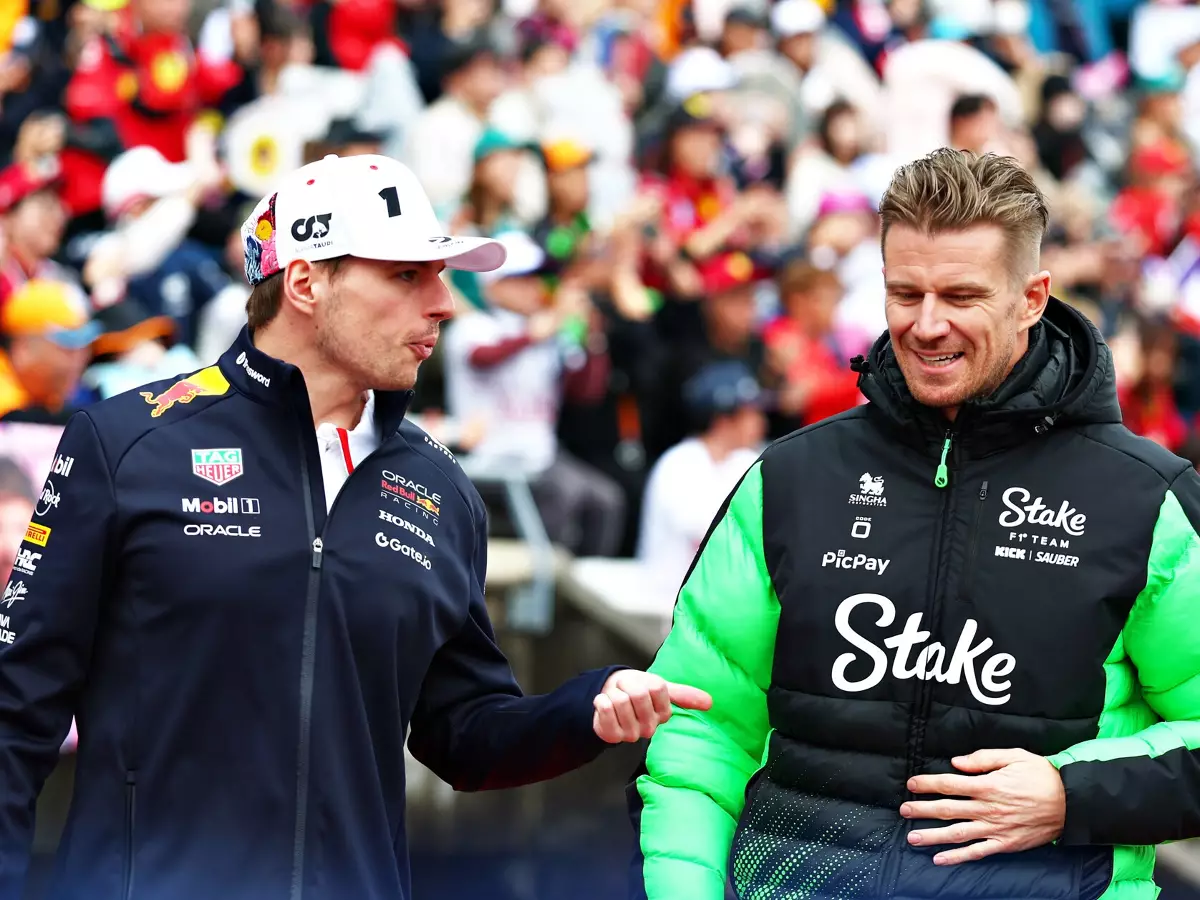 Foto zur News: Hülkenberg: "Robotischem" Verstappen kann "keiner das Wasser reichen"