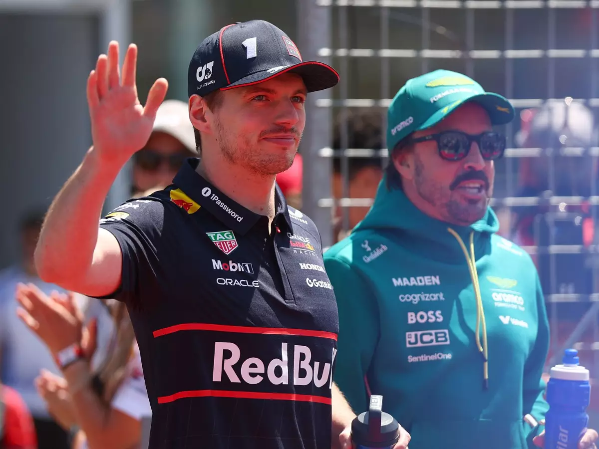 Foto zur News: Verstappen, Russell #AND# Alonso: Was steckt in den Silly-Season-Gerüchten?