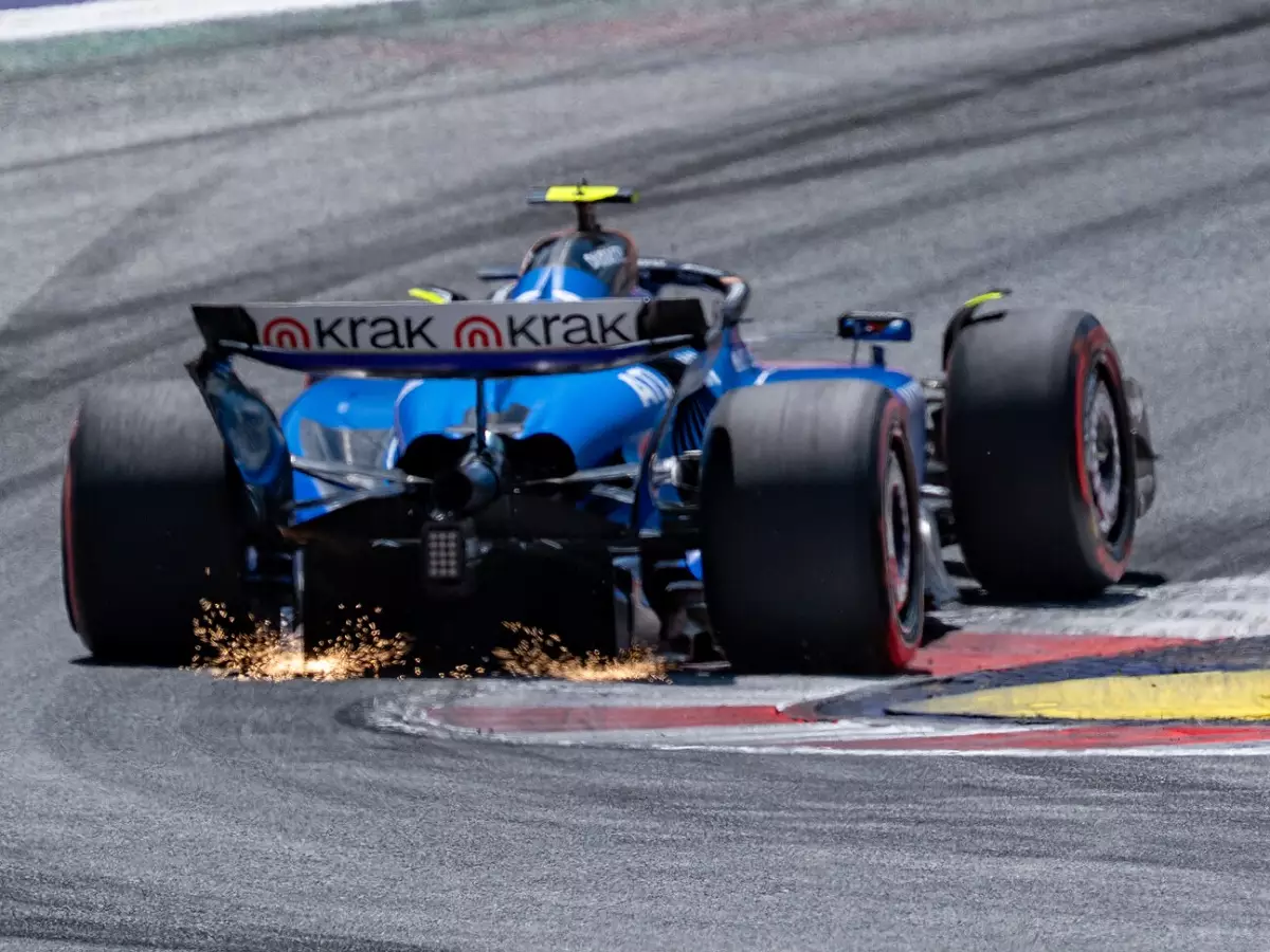 Foto zur News: Auto "unfahrbar" für Carlos Sainz: "Da muss sich etwas gelöst haben"